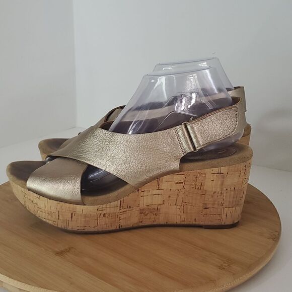 Clarks Annadel Eirwyn Metallic Gold Leather Cork Wedge Platform Sandal Size 10 - Picture 3 of 12